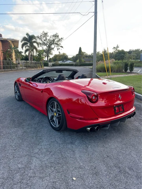 2017 Ferrari California T - Image 6 of 9
