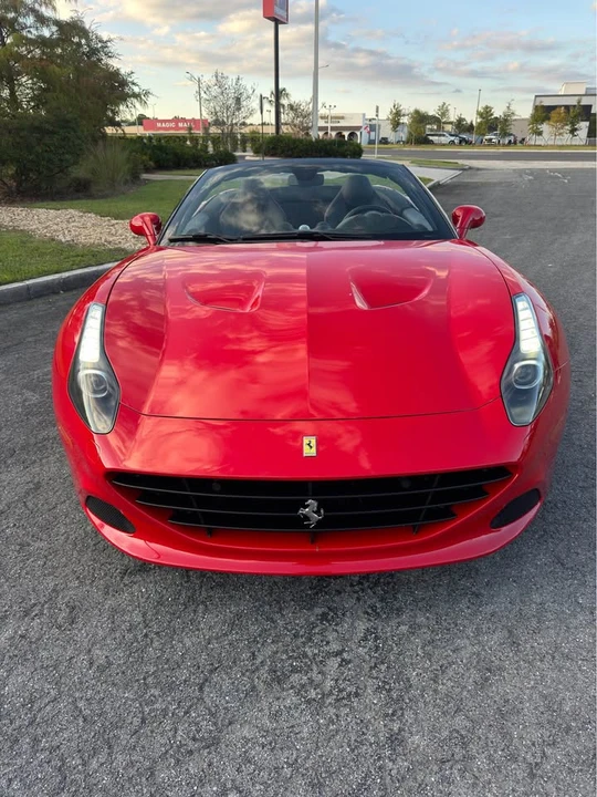 2017 Ferrari California T - Image 9 of 9