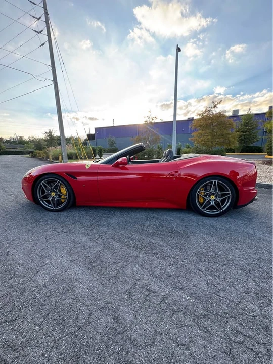 2017 Ferrari California T - Image 7 of 9