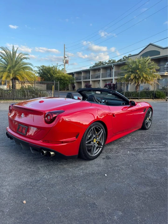 2017 Ferrari California T - Image 3 of 9