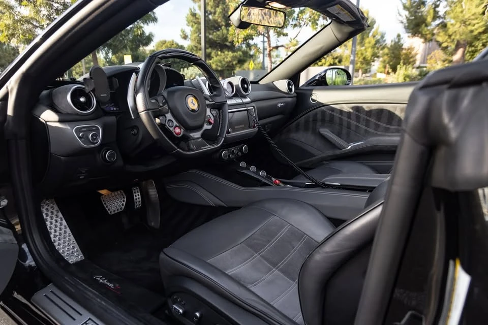 2017 Ferrari California T - Image 11 of 19