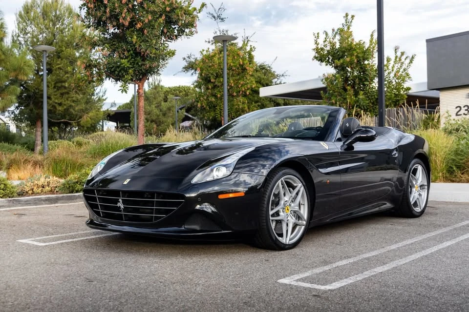2017 Ferrari California T - Image 8 of 19