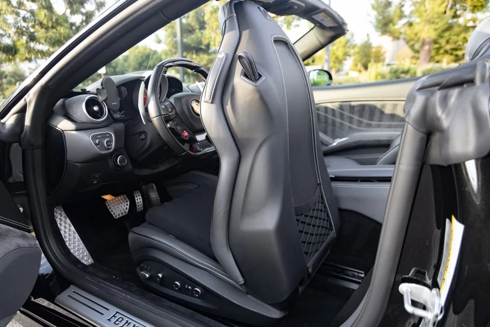 2017 Ferrari California T - Image 17 of 19