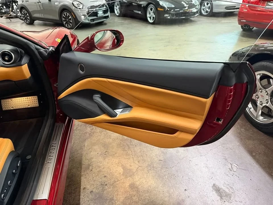 2017 Ferrari California T - Image 19 of 20