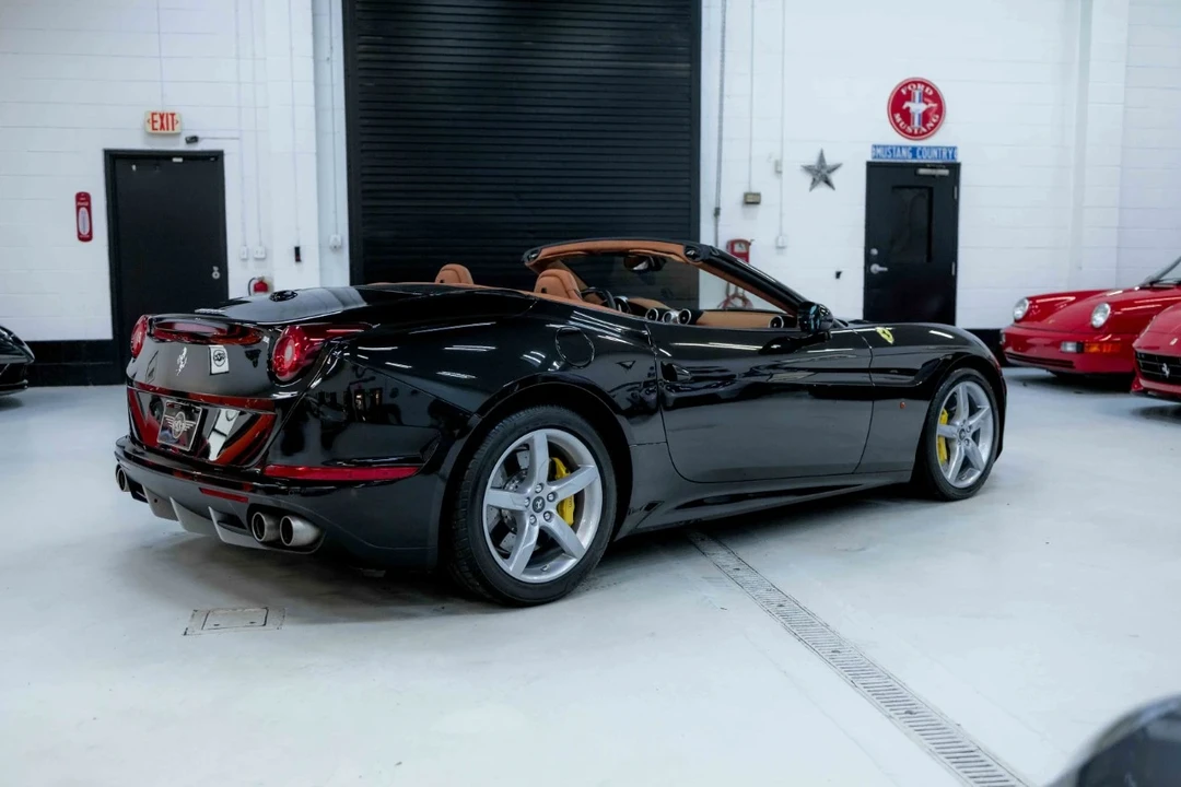 2017 Ferrari California T - Image 7 of 21