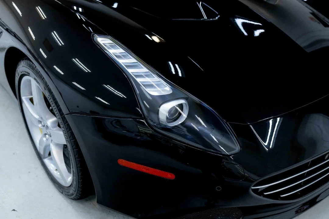 2017 Ferrari California T - Image 18 of 21
