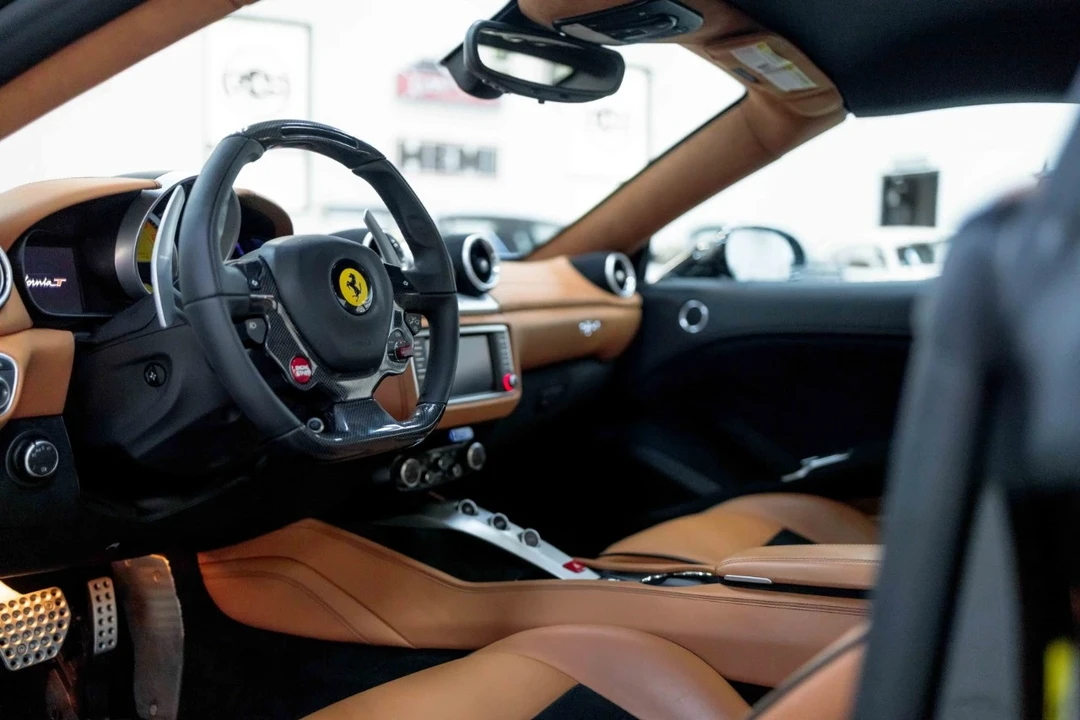2017 Ferrari California T - Image 2 of 21