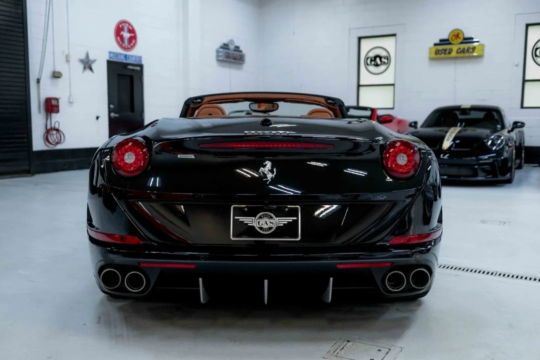 2017 Ferrari California T - Image 8 of 21