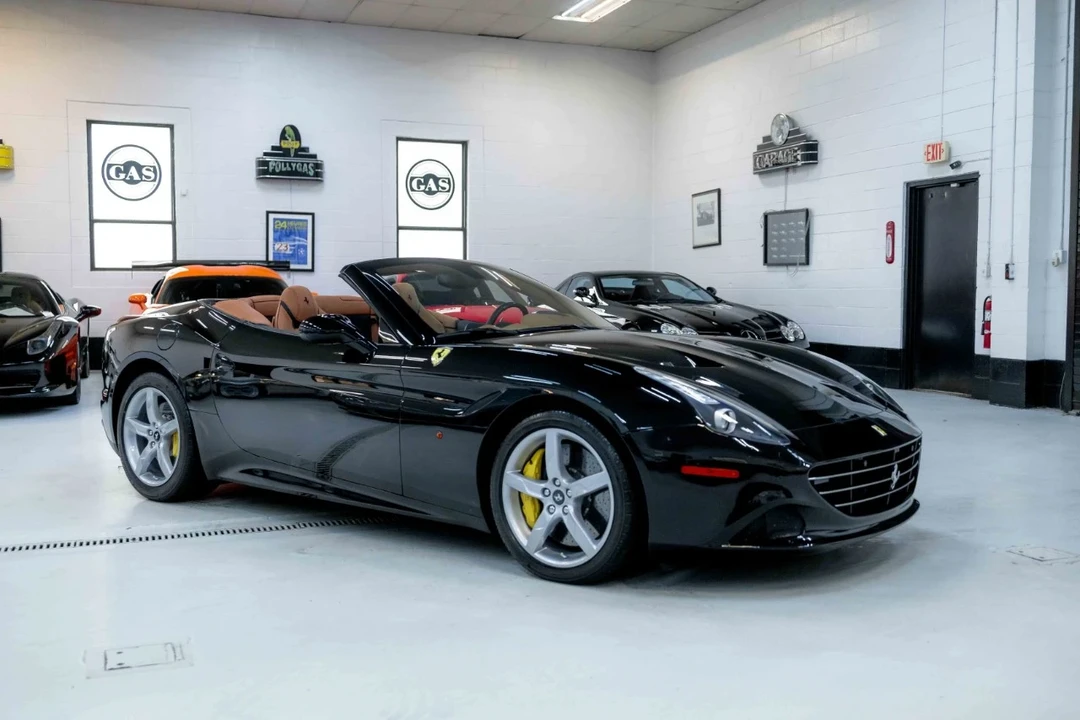 2017 Ferrari California T - Image 5 of 21