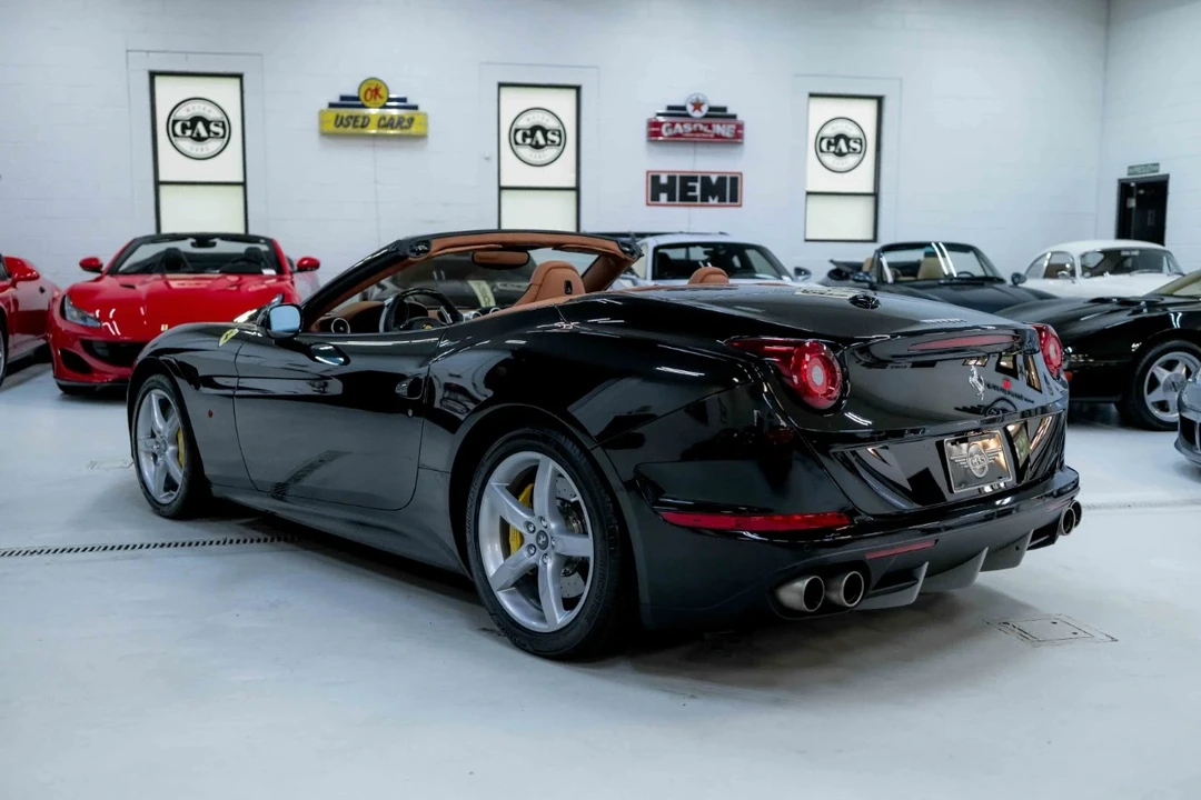2017 Ferrari California T - Image 9 of 21