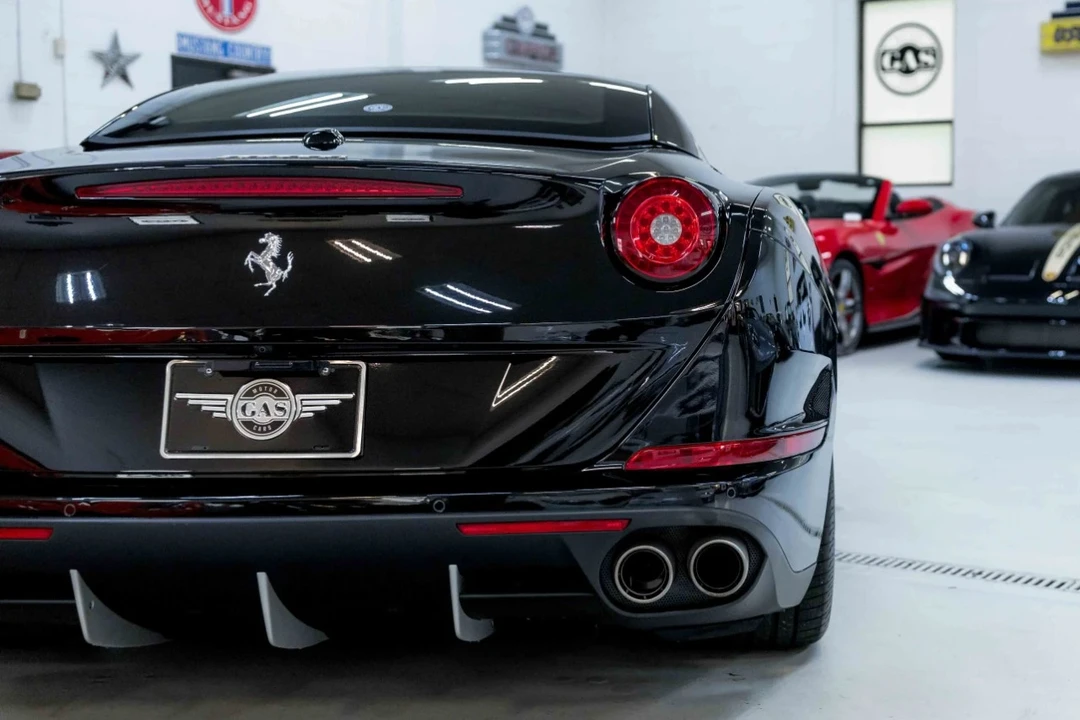 2017 Ferrari California T - Image 13 of 21