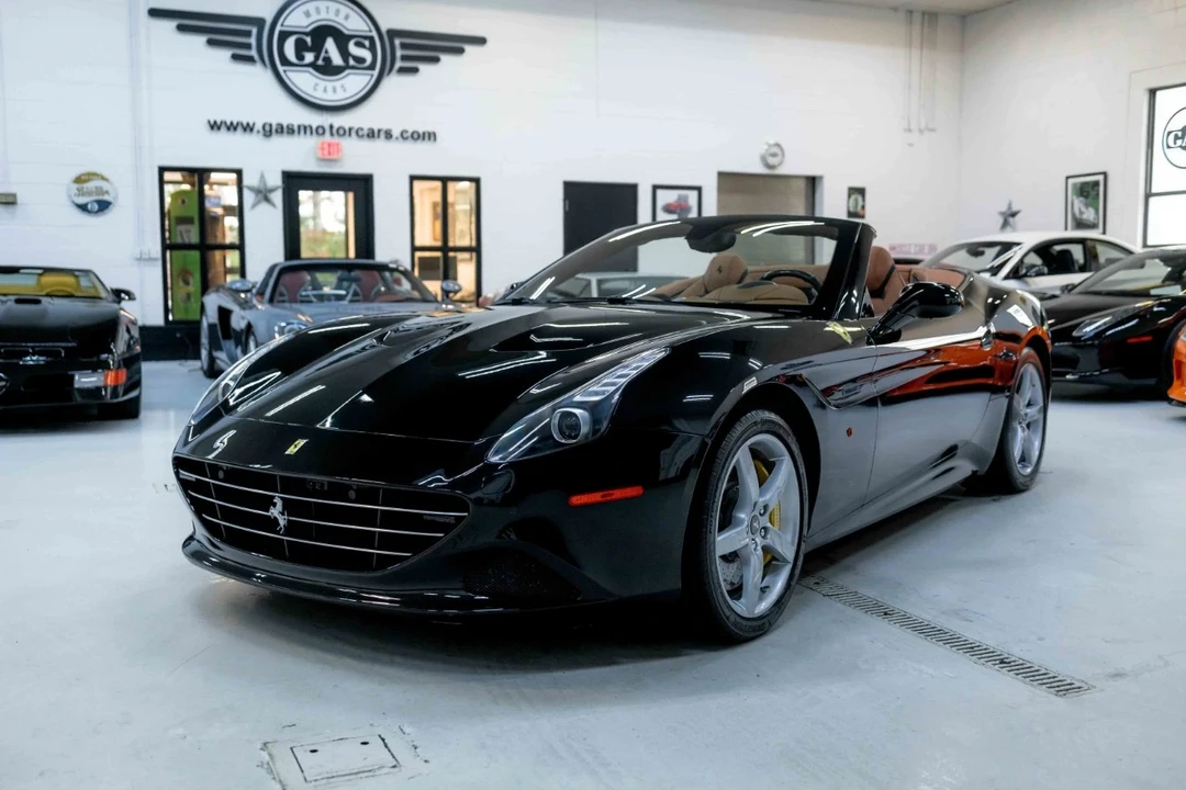 2017 Ferrari California T - Image 3 of 21