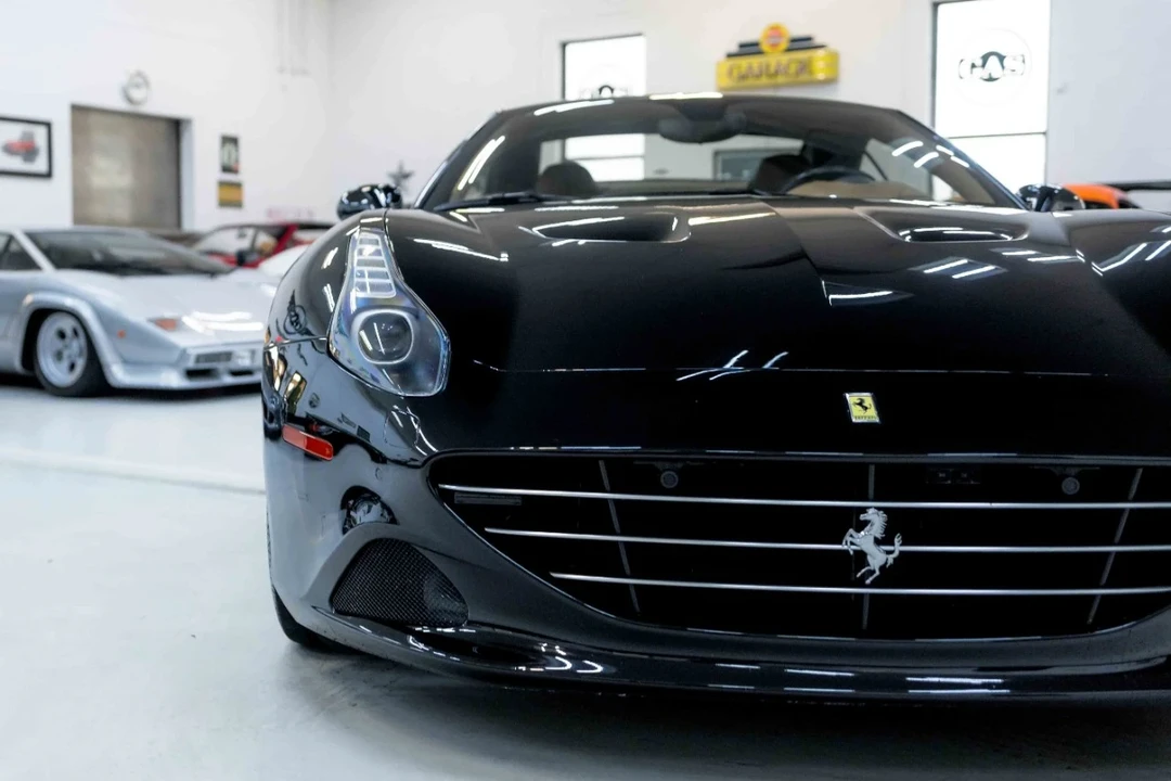 2017 Ferrari California T - Image 12 of 21