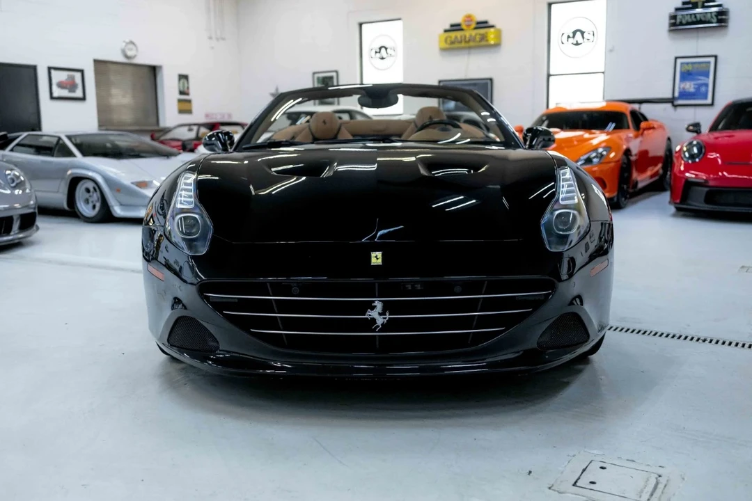 2017 Ferrari California T - Image 4 of 21