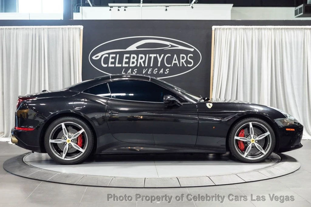2017 Ferrari California T - Image 9 of 12