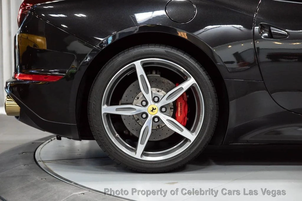 2017 Ferrari California T - Image 10 of 12