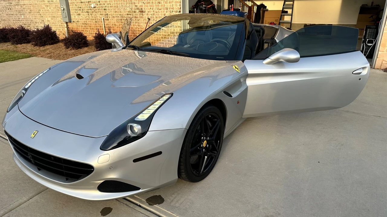 2017 Ferrari California T - Image 13 of 31