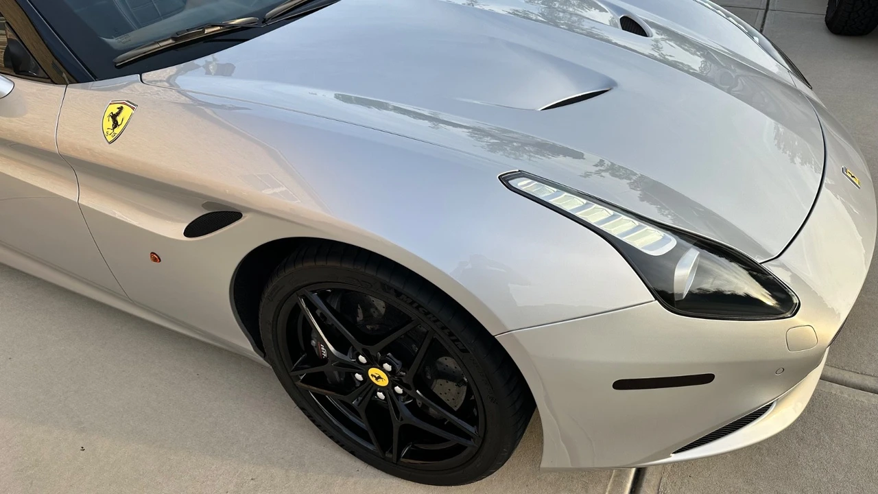 2017 Ferrari California T - Image 15 of 31