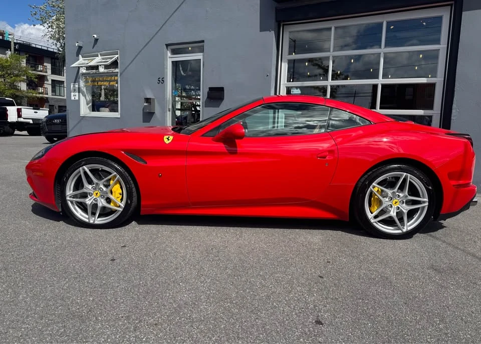 2017 Ferrari California T - Image 2 of 13