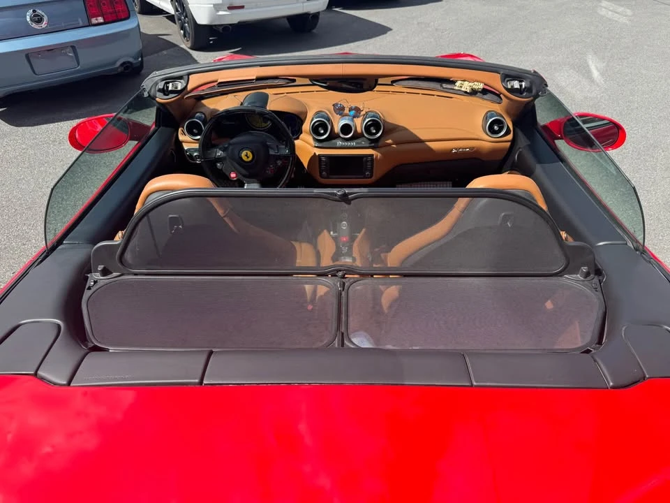 2017 Ferrari California T - Image 9 of 13
