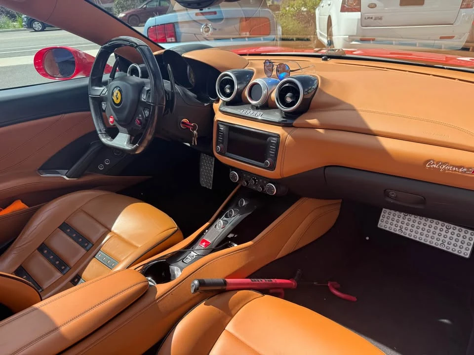 2017 Ferrari California T - Image 11 of 13