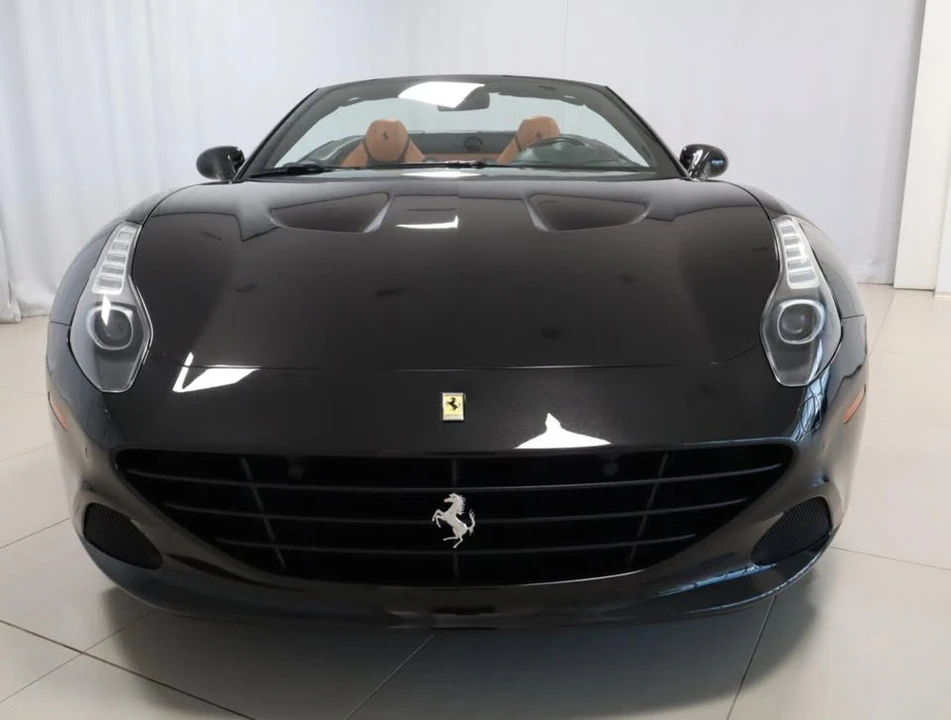2017 Ferrari California T - Image 4 of 20