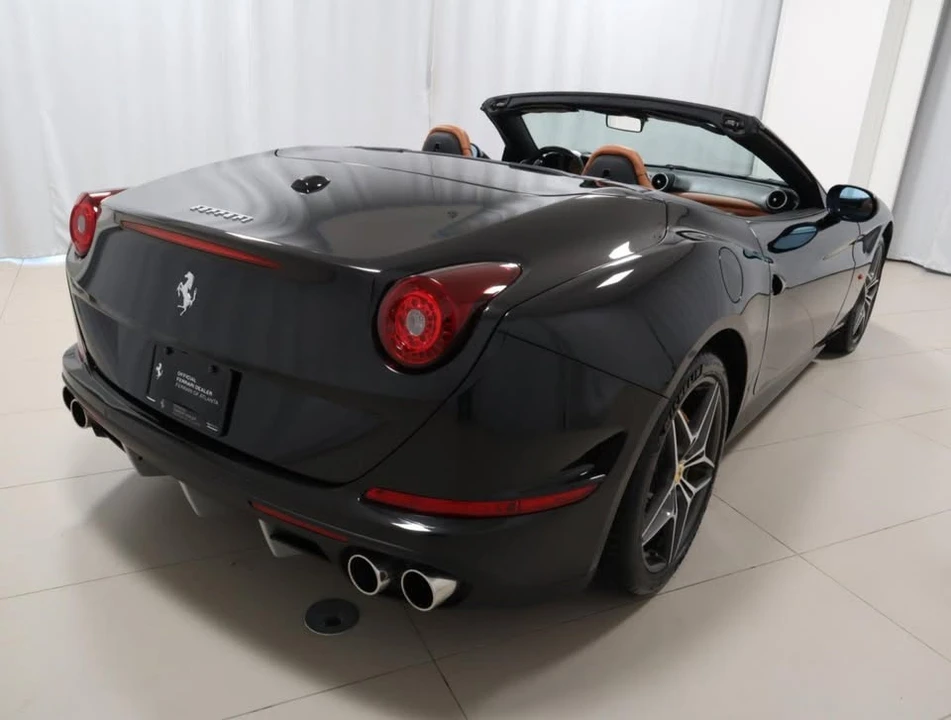 2017 Ferrari California T - Image 9 of 20