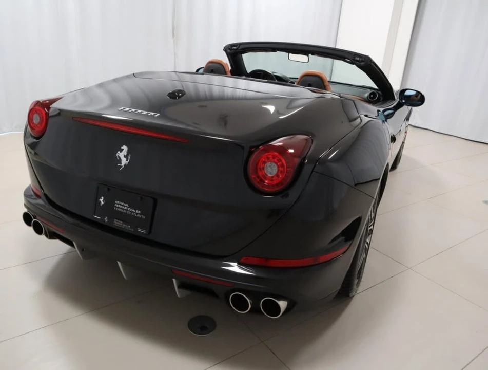 2017 Ferrari California T - Image 10 of 20