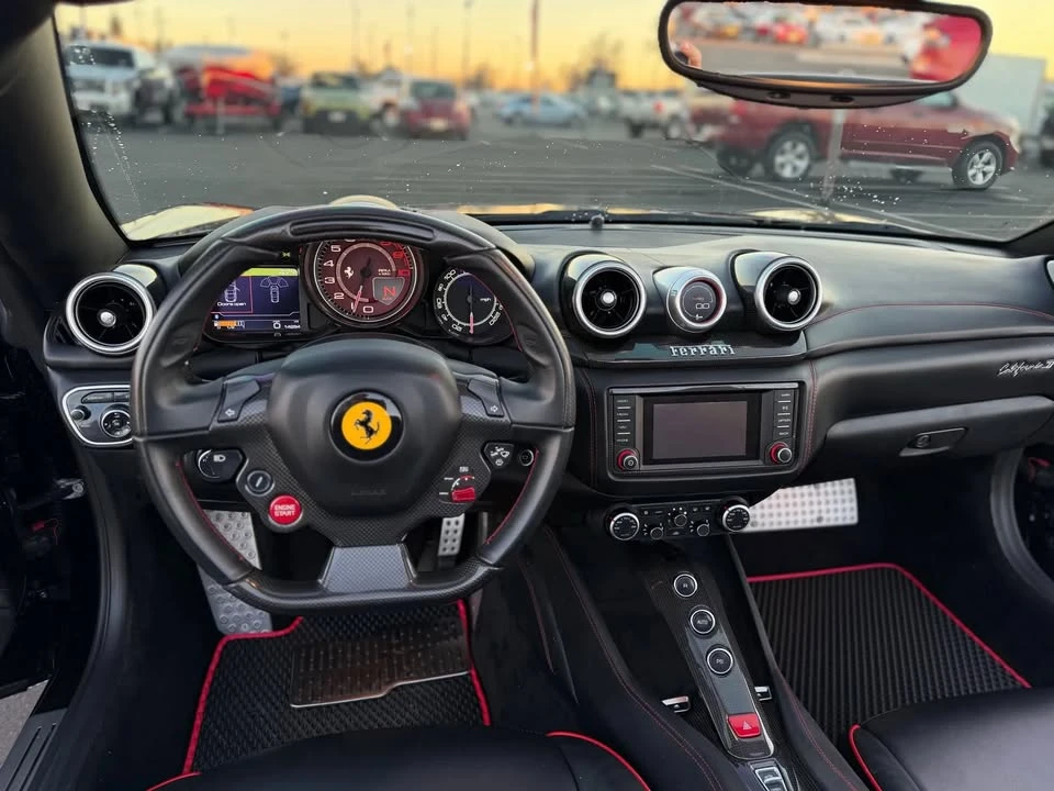 2017 Ferrari California T - Image 11 of 20