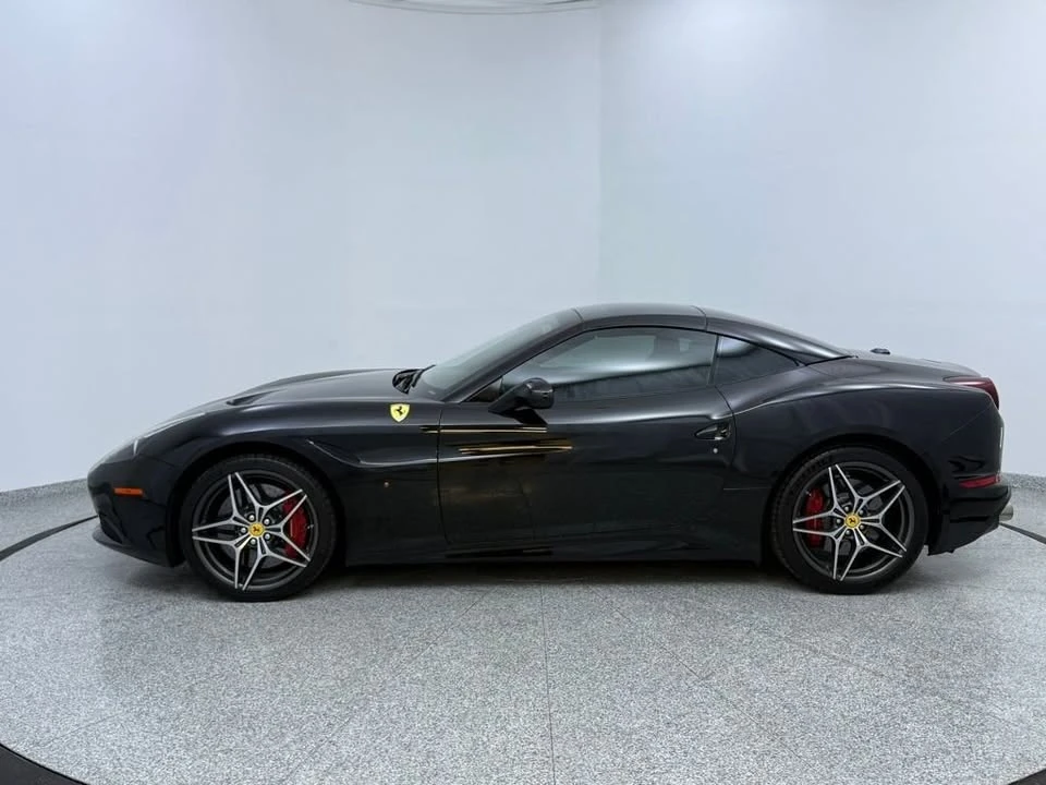 2017 Ferrari California T - Image 3 of 20