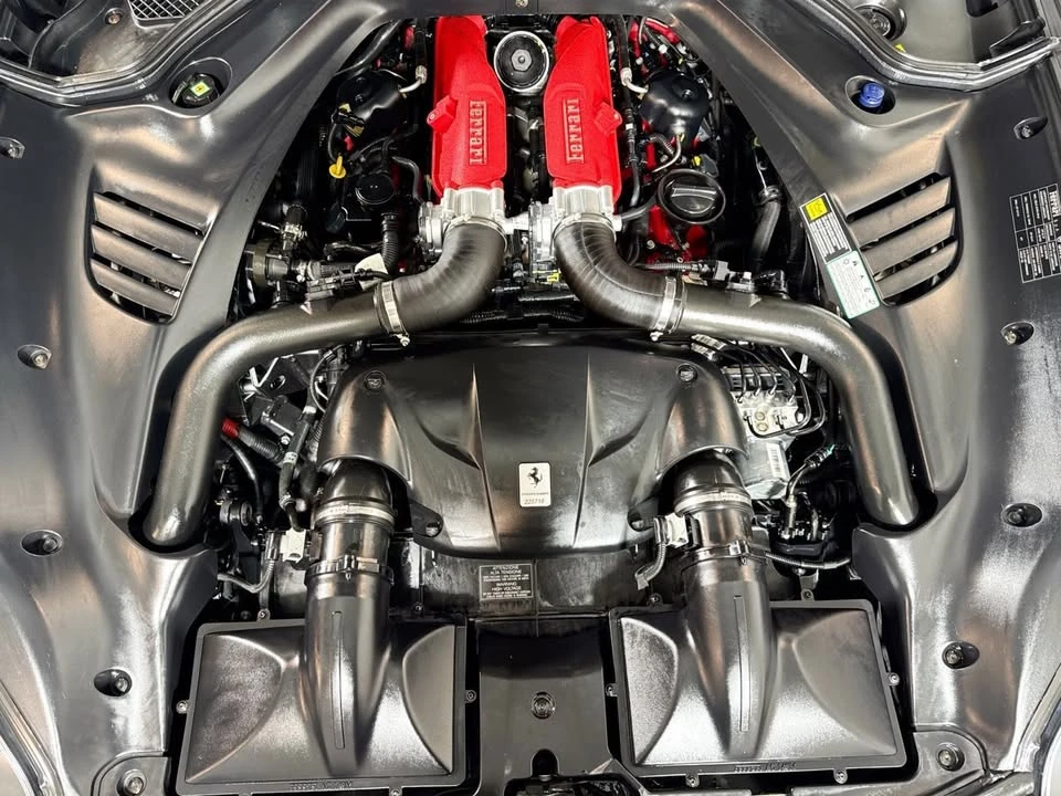 2017 Ferrari California T - Image 10 of 11