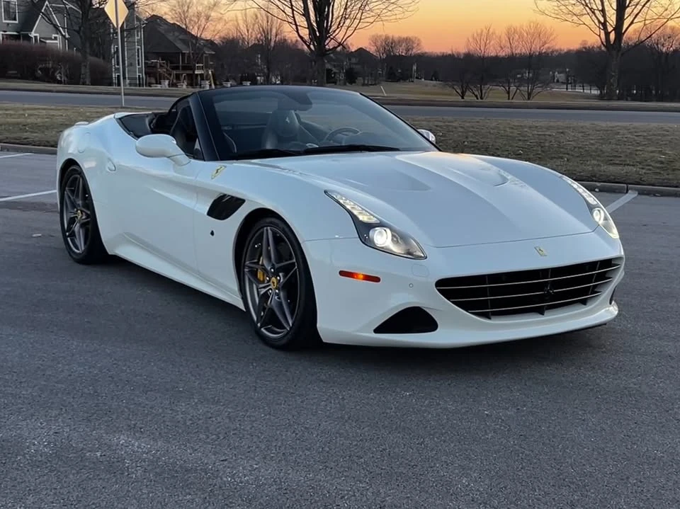 2017 Ferrari California T - Image 8 of 8
