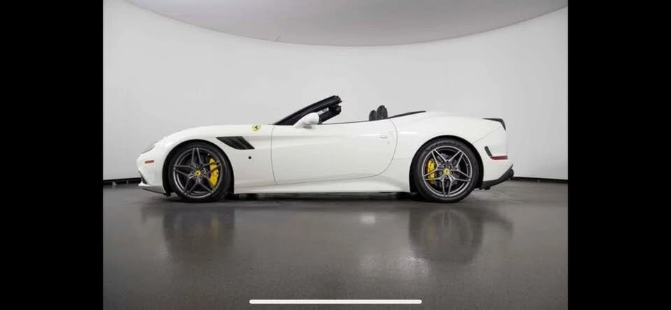 2017 Ferrari California T - Image 2 of 8