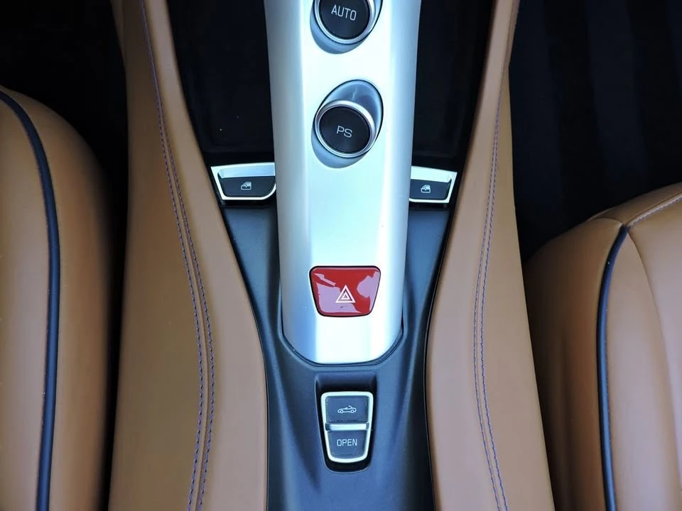 2017 Ferrari California T - Image 16 of 20