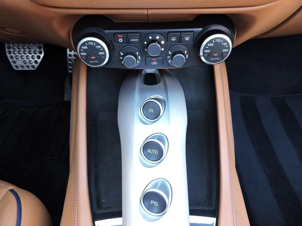 2017 Ferrari California T - Image 15 of 20