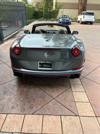 2017 Ferrari California T - Image 10 of 12