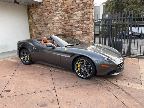 2017 Ferrari California T - Image 6 of 12