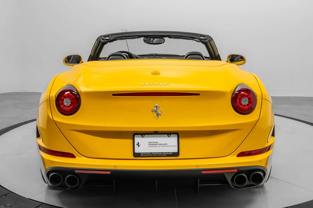 2017 Ferrari California T - Image 18 of 31