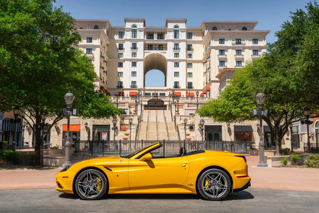 2017 Ferrari California T - Image 7 of 31