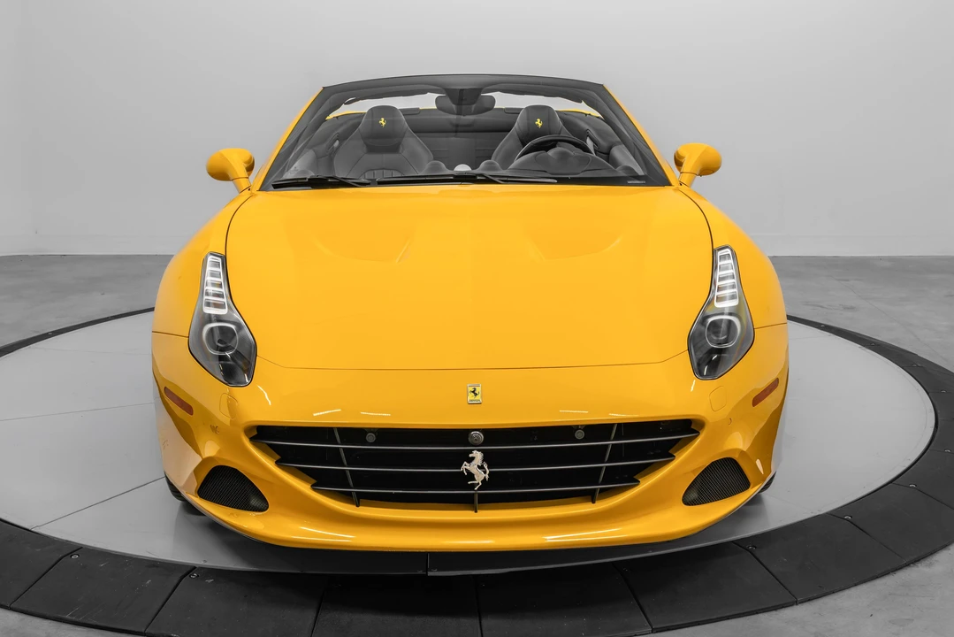 2017 Ferrari California T - Image 13 of 31