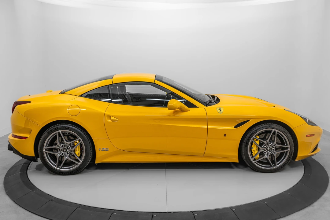 2017 Ferrari California T - Image 31 of 31