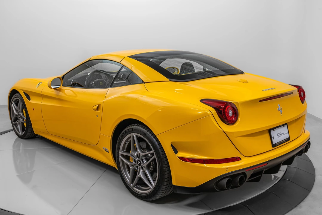 2017 Ferrari California T - Image 27 of 31