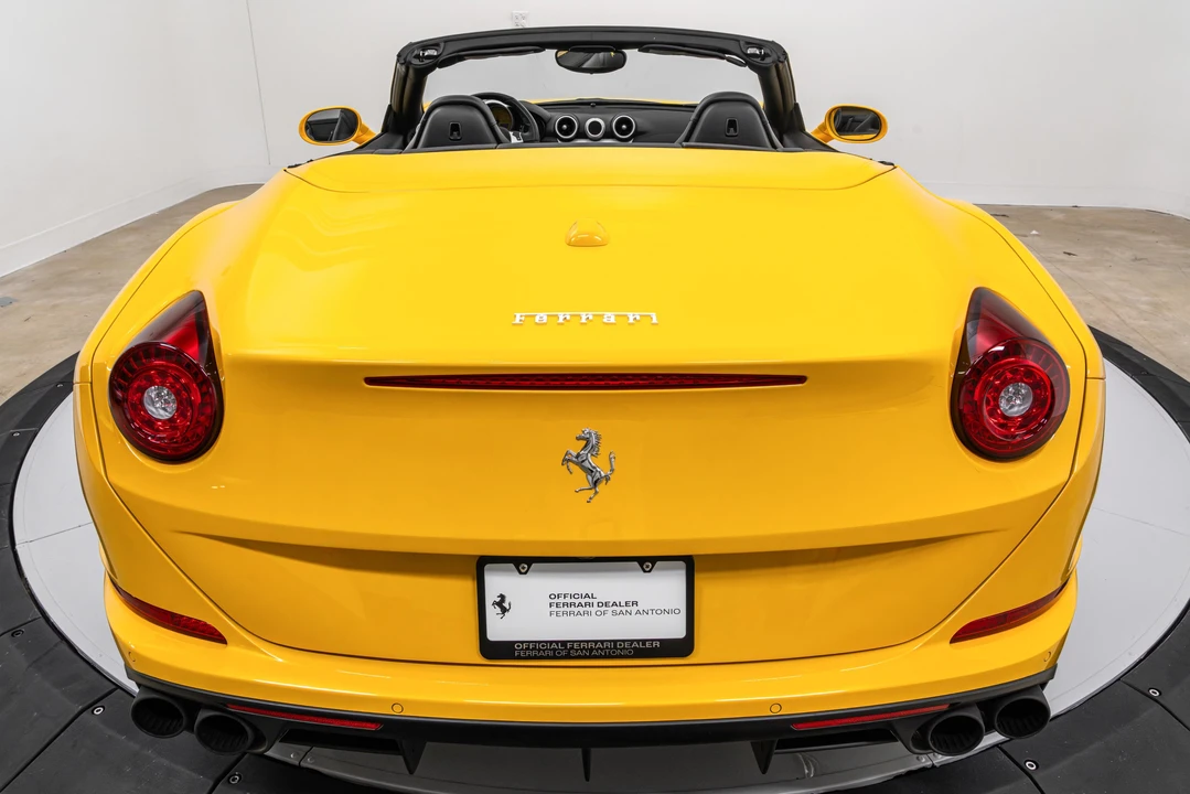 2017 Ferrari California T - Image 17 of 31