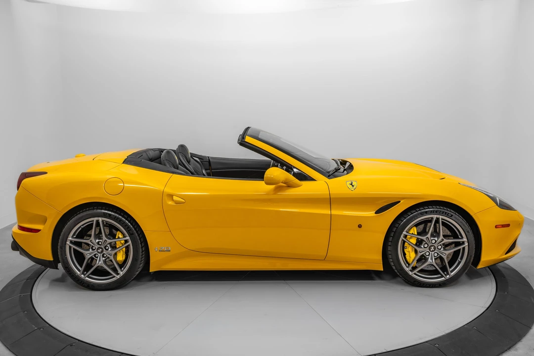 2017 Ferrari California T - Image 20 of 31