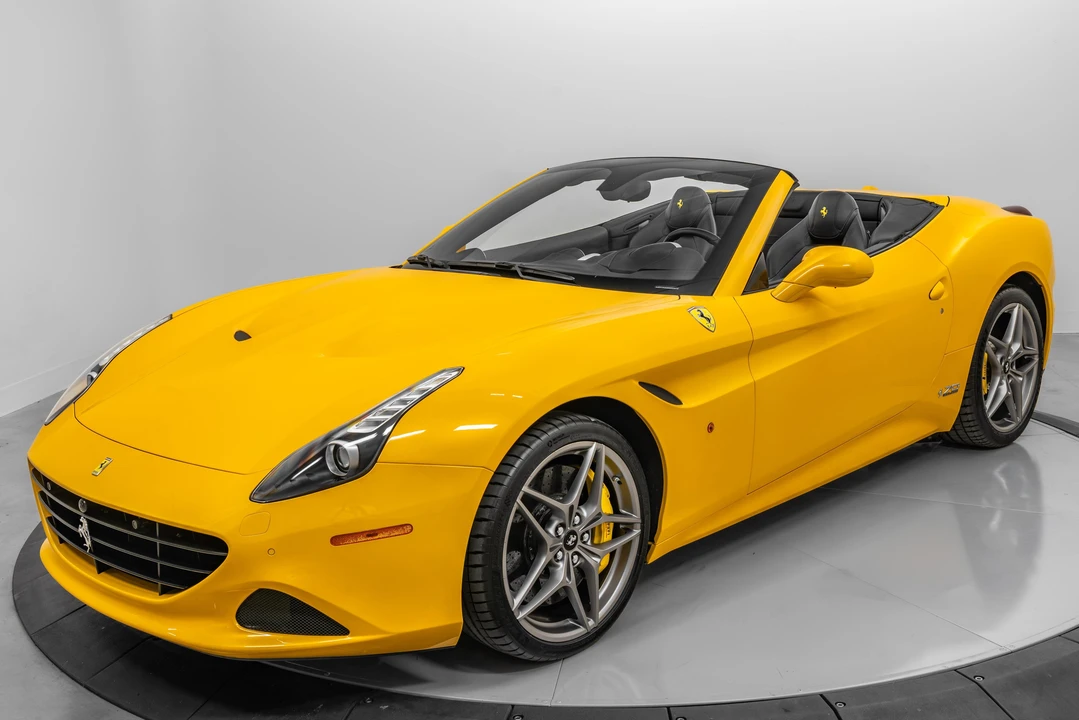 2017 Ferrari California T - Image 14 of 31