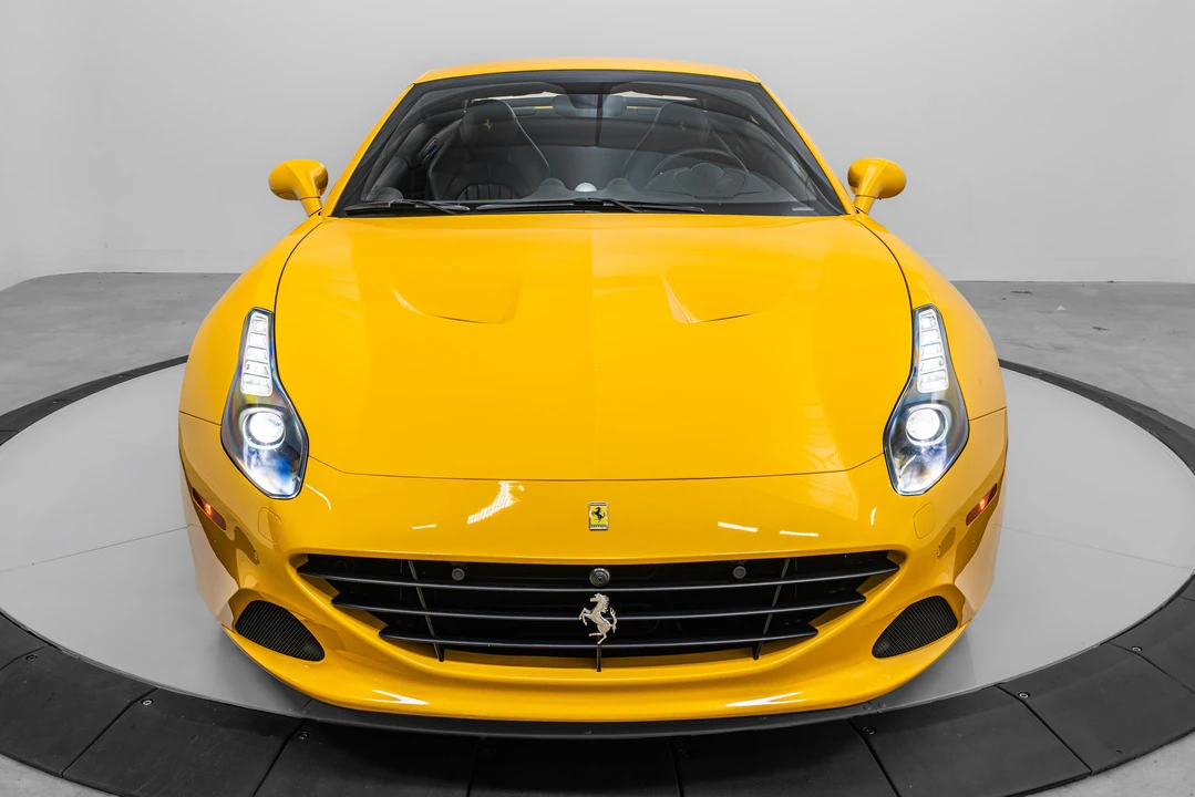 2017 Ferrari California T - Image 24 of 31