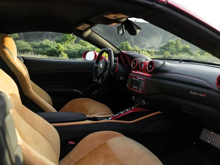 2017 Ferrari California T - Image 13 of 31