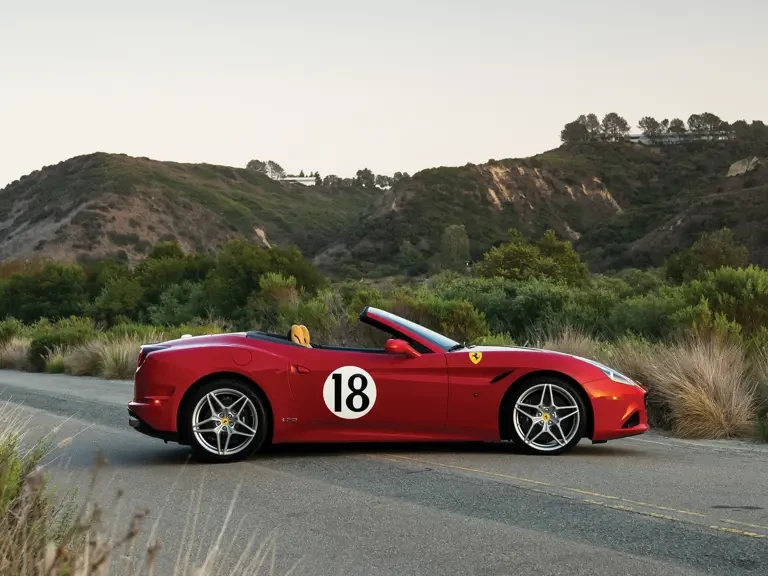 2017 Ferrari California T - Image 6 of 31