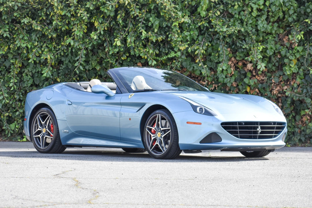 2017 Ferrari California T - Image 2 of 31