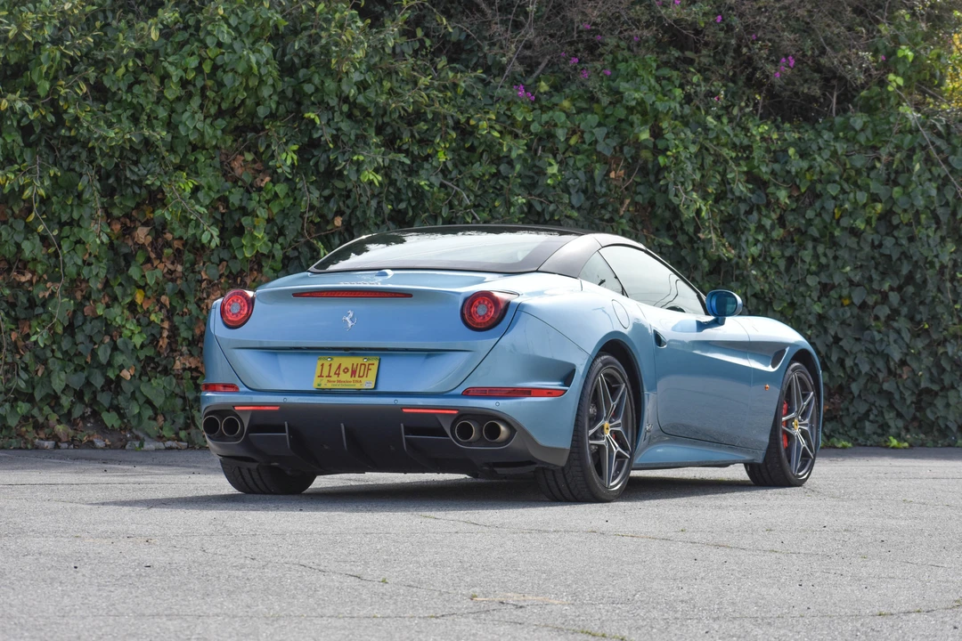 2017 Ferrari California T - Image 17 of 31